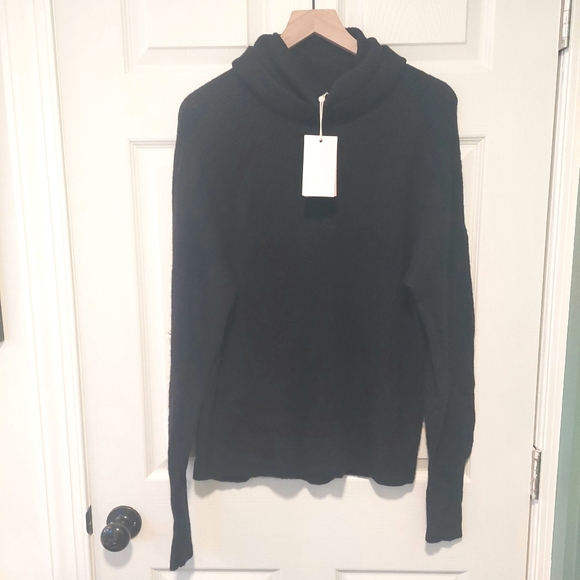 Quince Sweaters - NWT! Quince Baby Alpaca-Wool Blend Turtleneck Black Sweater! Sz. M (E15)